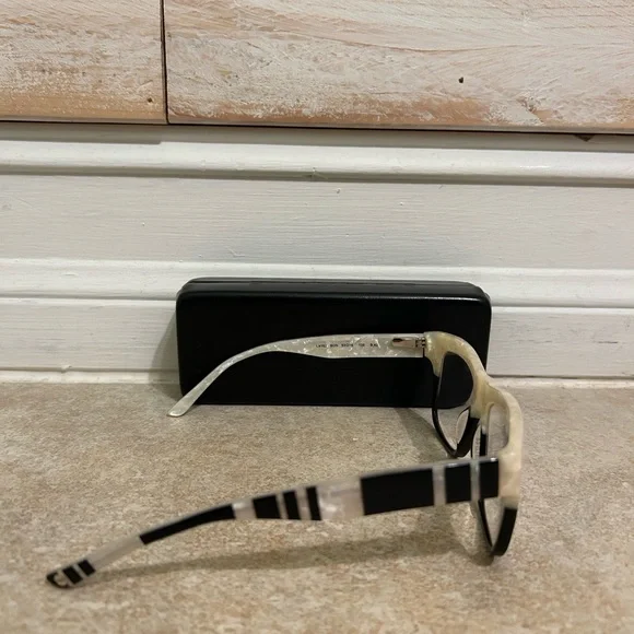 L.A.M.B. Eyeglasses with Case & cloth - Picture 7 of 9